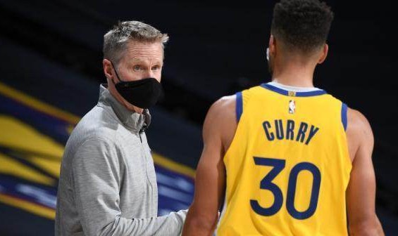 世界杯移动端直播-第15人争夺进入白热化 谁是勇士后卫线最强盾牌？