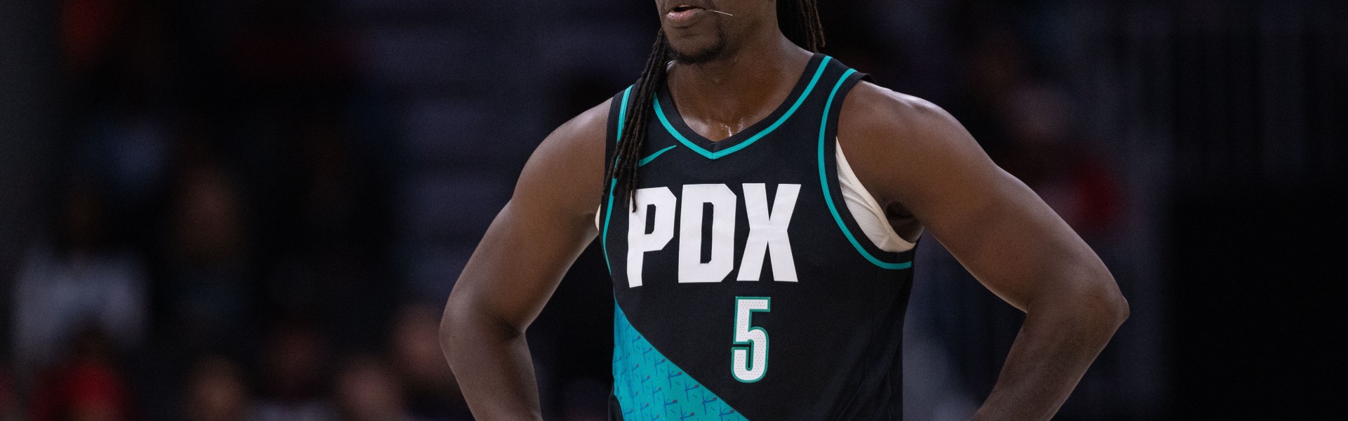 35岁266天！霍勒迪刷新单场35分10助&amp;真实命中率90%+最老纪录