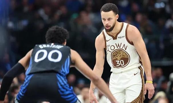 世界杯比赛直播软件-库里：我与欧文相互尊重和敬佩，穿他的签名鞋赛前已得到同意