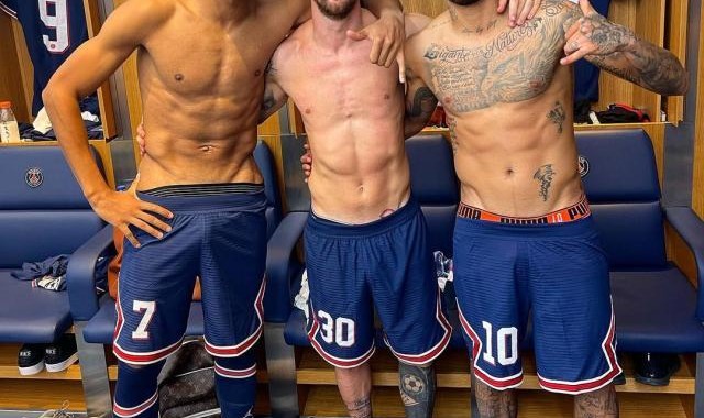 世界杯高清观看入口-内马尔社交网站点赞最多照片是哪张？MNM组合合影！