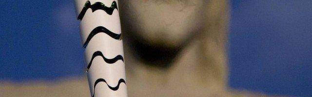 世界杯比赛直播软件-新冠影响日子不好过 巴西人卖里约奥运火炬渡难关