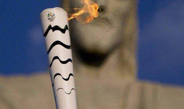 世界杯比赛直播软件-新冠影响日子不好过 巴西人卖里约奥运火炬渡难关